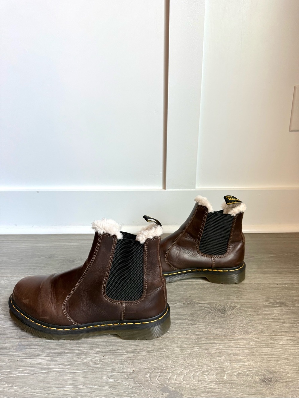 Dr. Martens 2976 Leonore Faux Fur Lined Chelsea Boots Brown Size 10 - Picture 5 of 16
